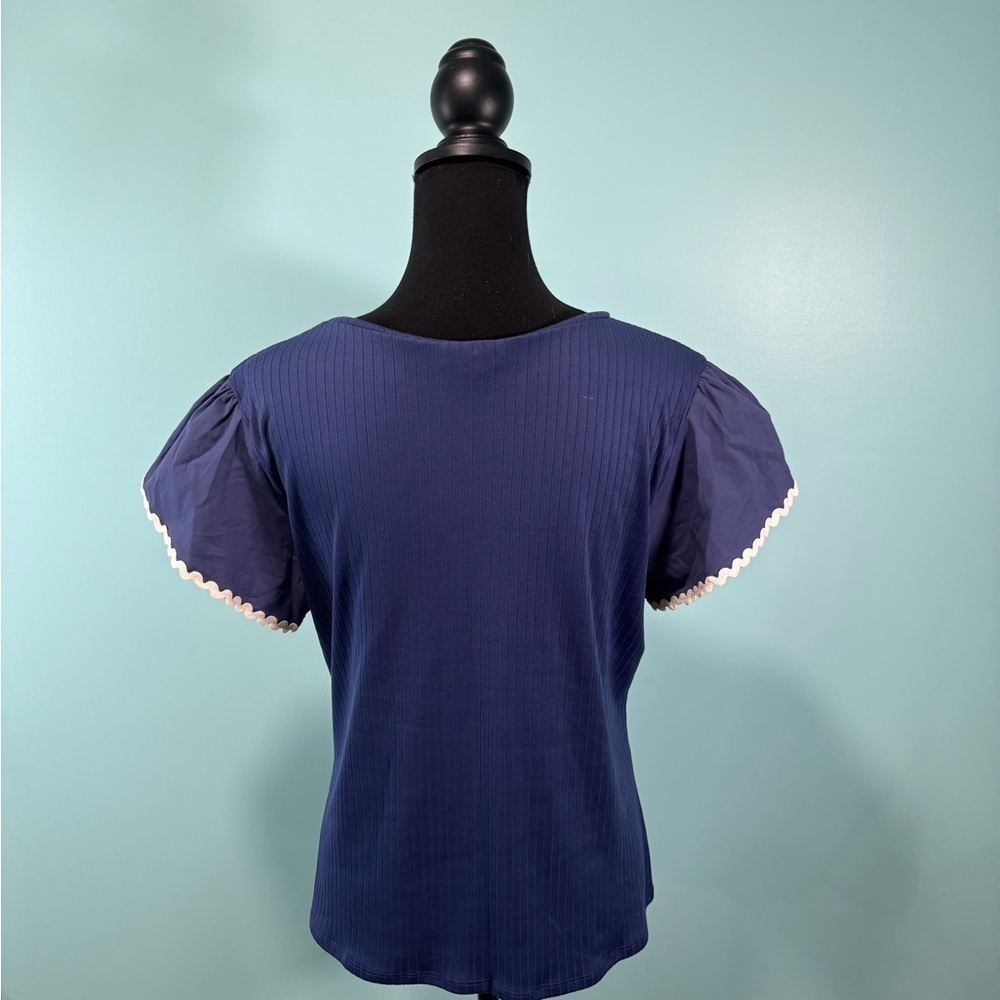 Casual Flair Sleeve Blouse, Short Sleeve Crew Neck Solid Blouse.
Lot I - Picture 2 of 5